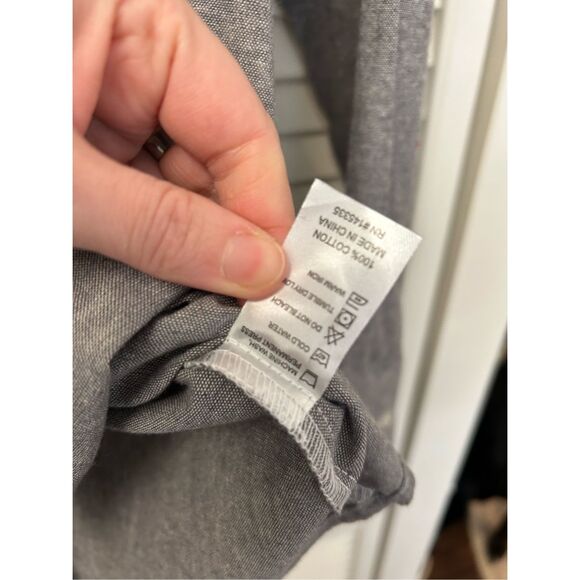 Urban Boundaries NWT Chambray Gray Button-Up Shirt, Sz Medium - Picture 4 of 9
